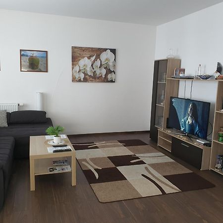 Park West Apartment - Free Parking Budapest Eksteriør billede
