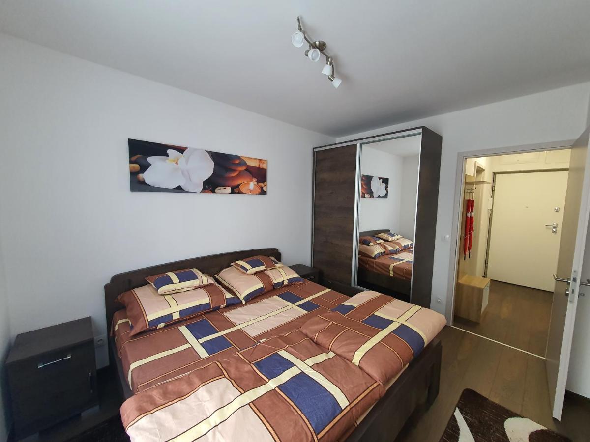 Park West Apartment - Free Parking Budapest Eksteriør billede