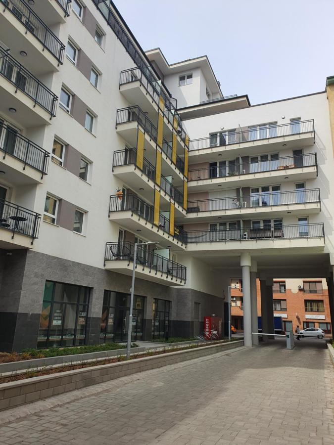 Park West Apartment - Free Parking Budapest Eksteriør billede