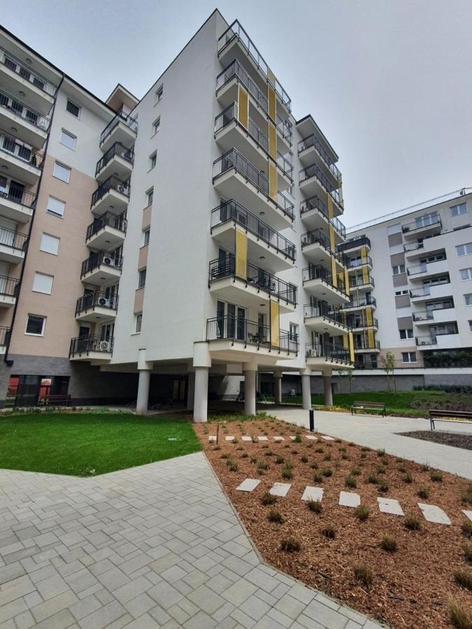 Park West Apartment - Free Parking Budapest Eksteriør billede