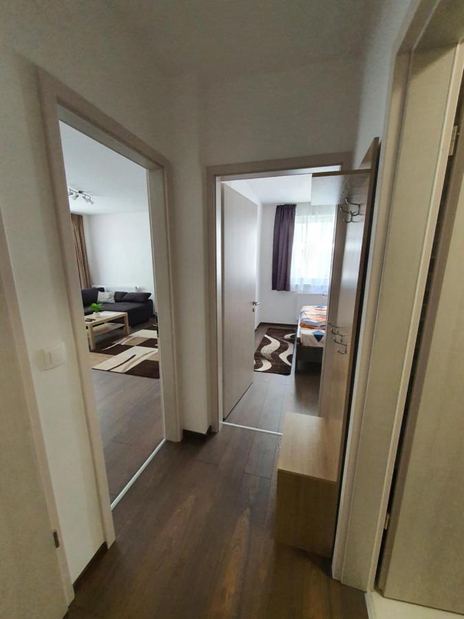 Park West Apartment - Free Parking Budapest Eksteriør billede
