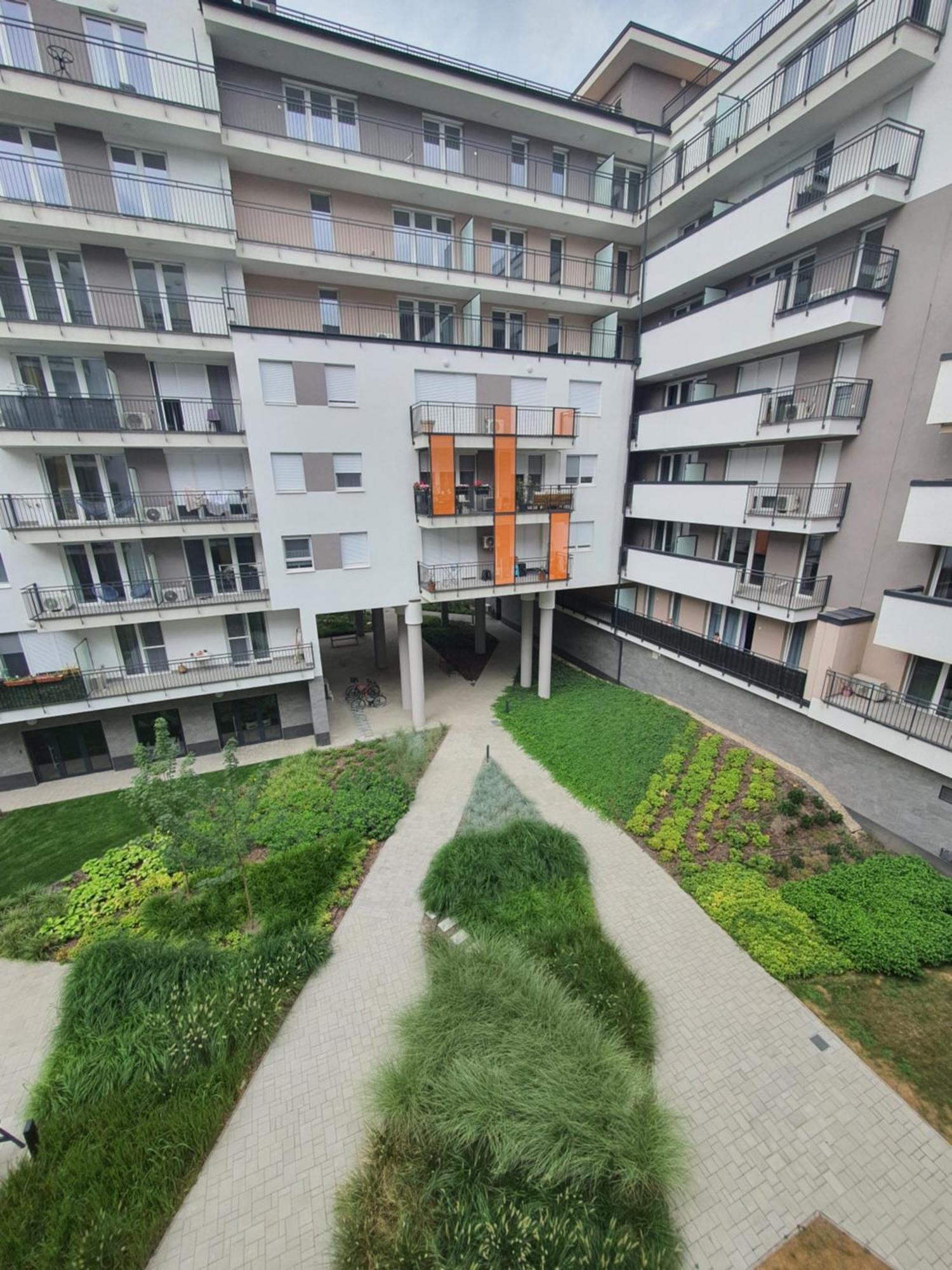 Park West Apartment - Free Parking Budapest Eksteriør billede