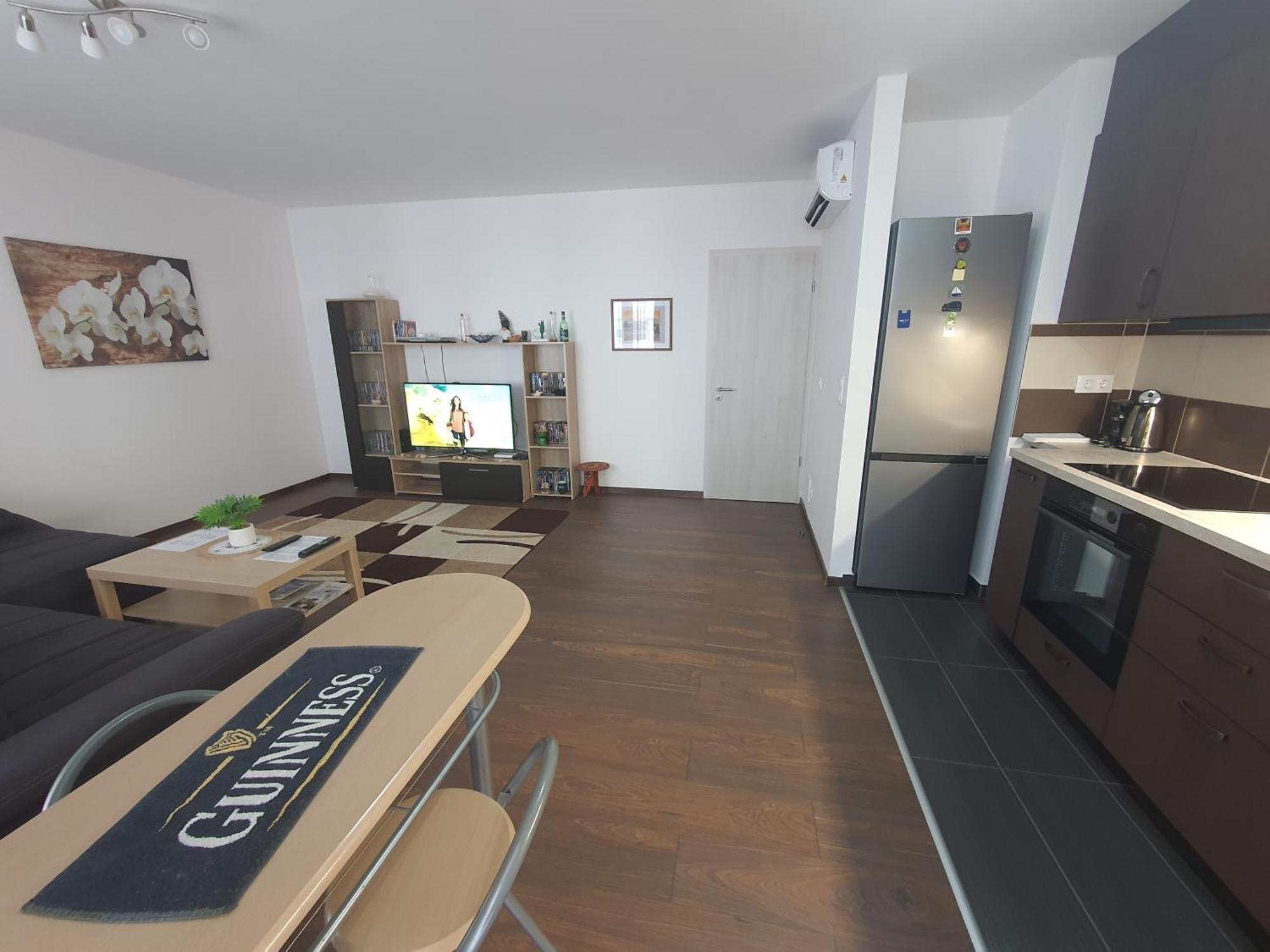 Park West Apartment - Free Parking Budapest Eksteriør billede